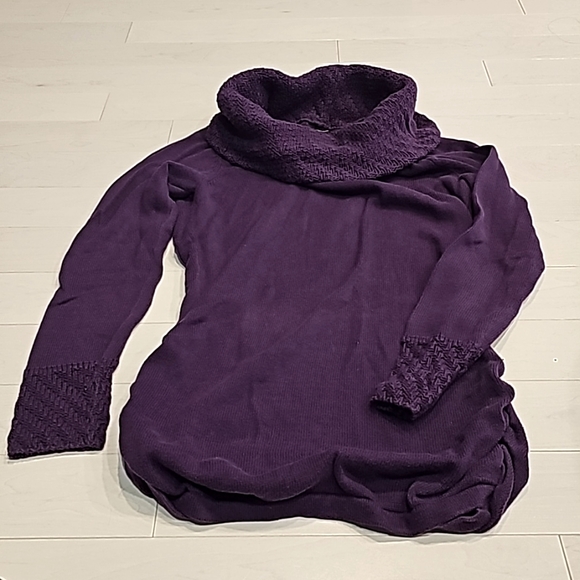 Purple/plum cowl neck Calvil Klein sweater. Size : small - Picture 1 of 2